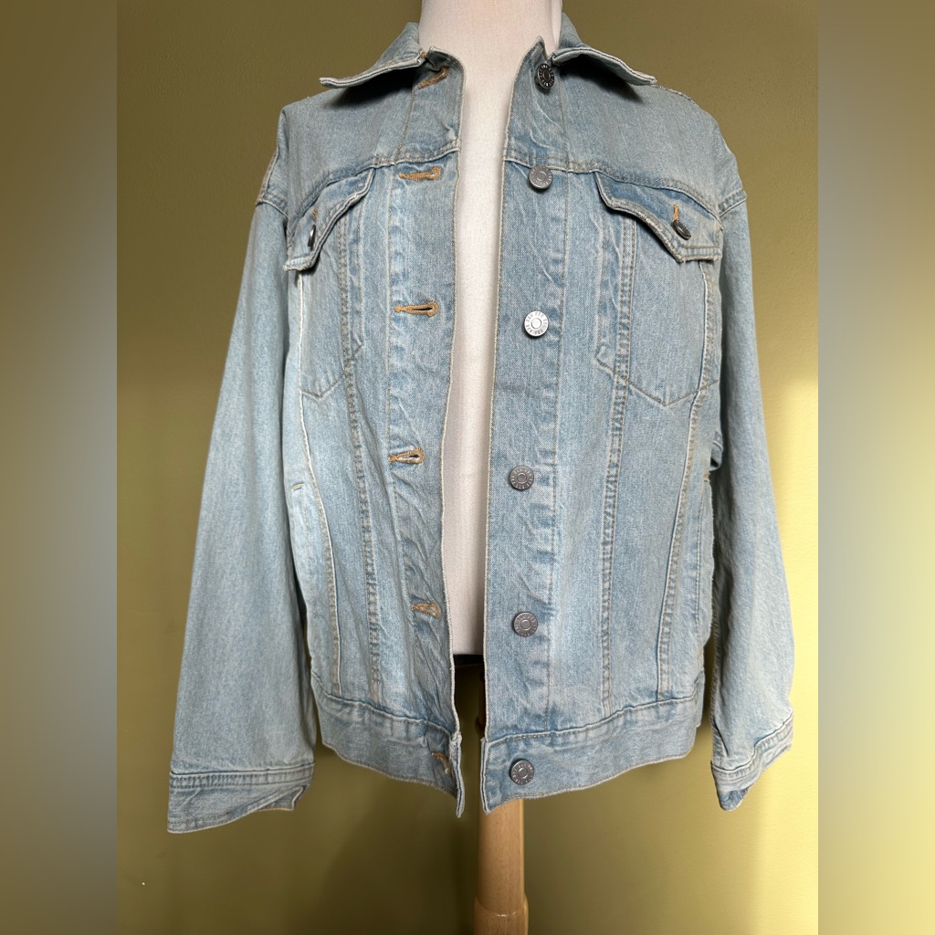 New With Tags Uo Denim Jacket